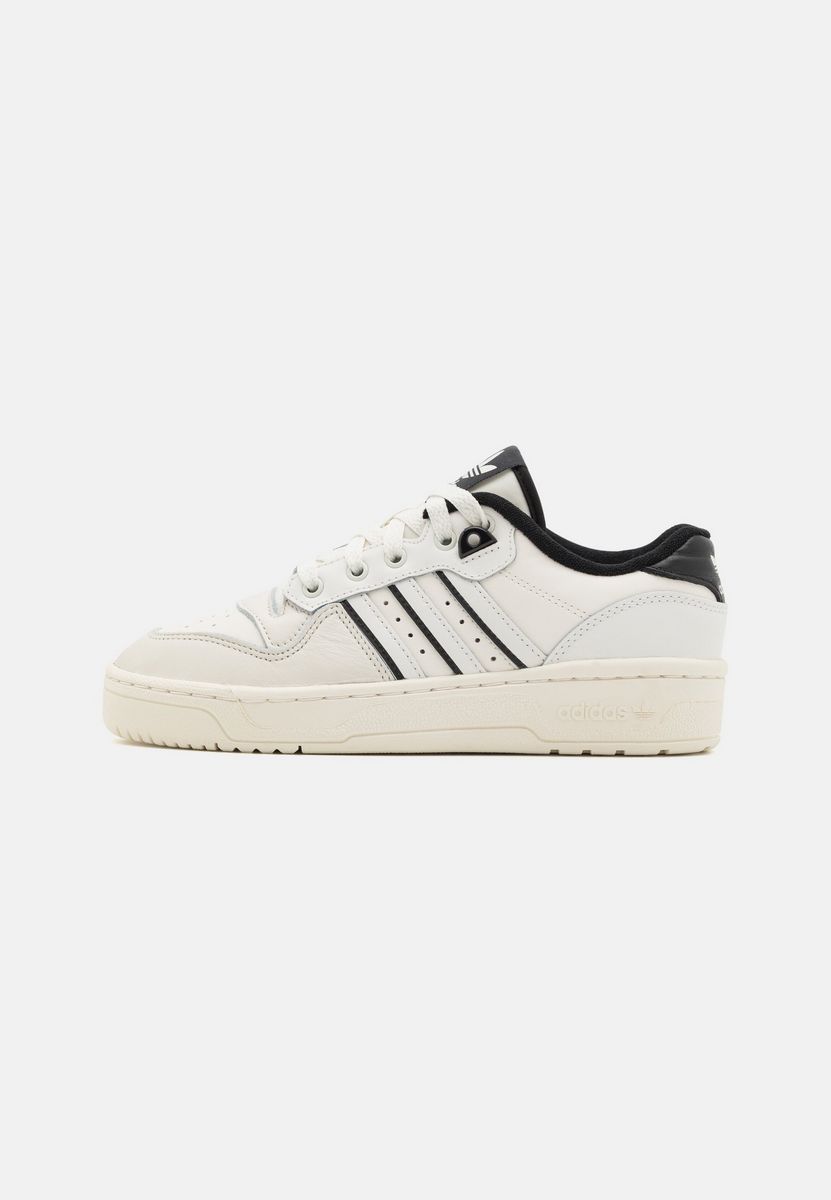 

Кроссовки женские Adidas AD111A2H7 белые 38 EU, Белый, AD111A2H7