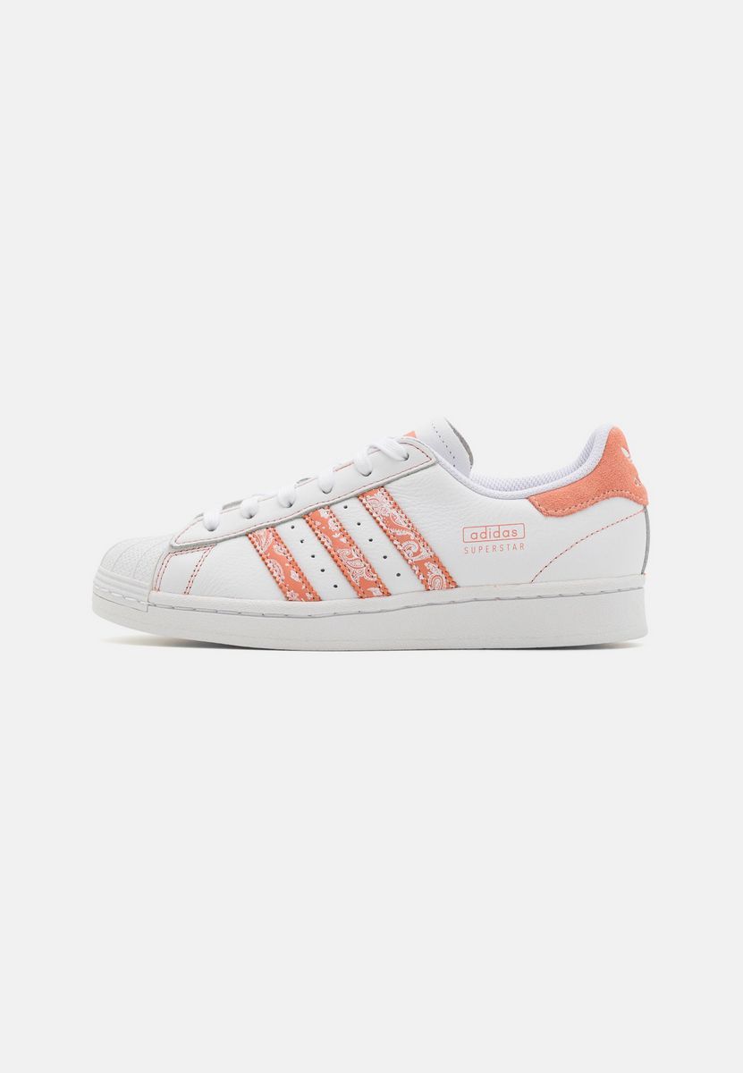 

Кроссовки женские Adidas AD111A2GB белые 40 2/3 EU, Белый, AD111A2GB