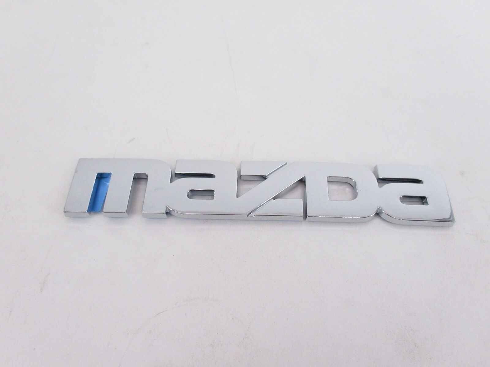 фото Значёк mazda