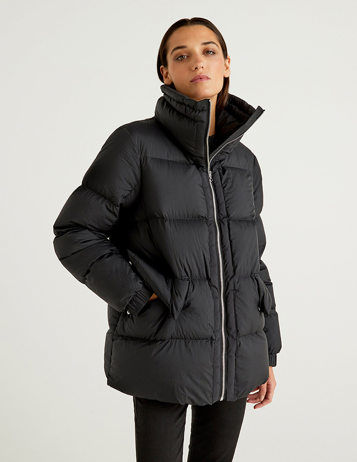

Куртка женская United Colors of Benetton 21A_25WU536T5 черная 40 IT, 21A_25WU536T5