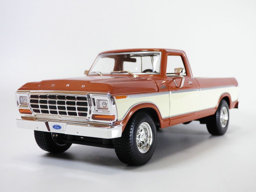 

Машинка Maisto 1979 Ford F150 Pick-up 1 18 31462, 31462