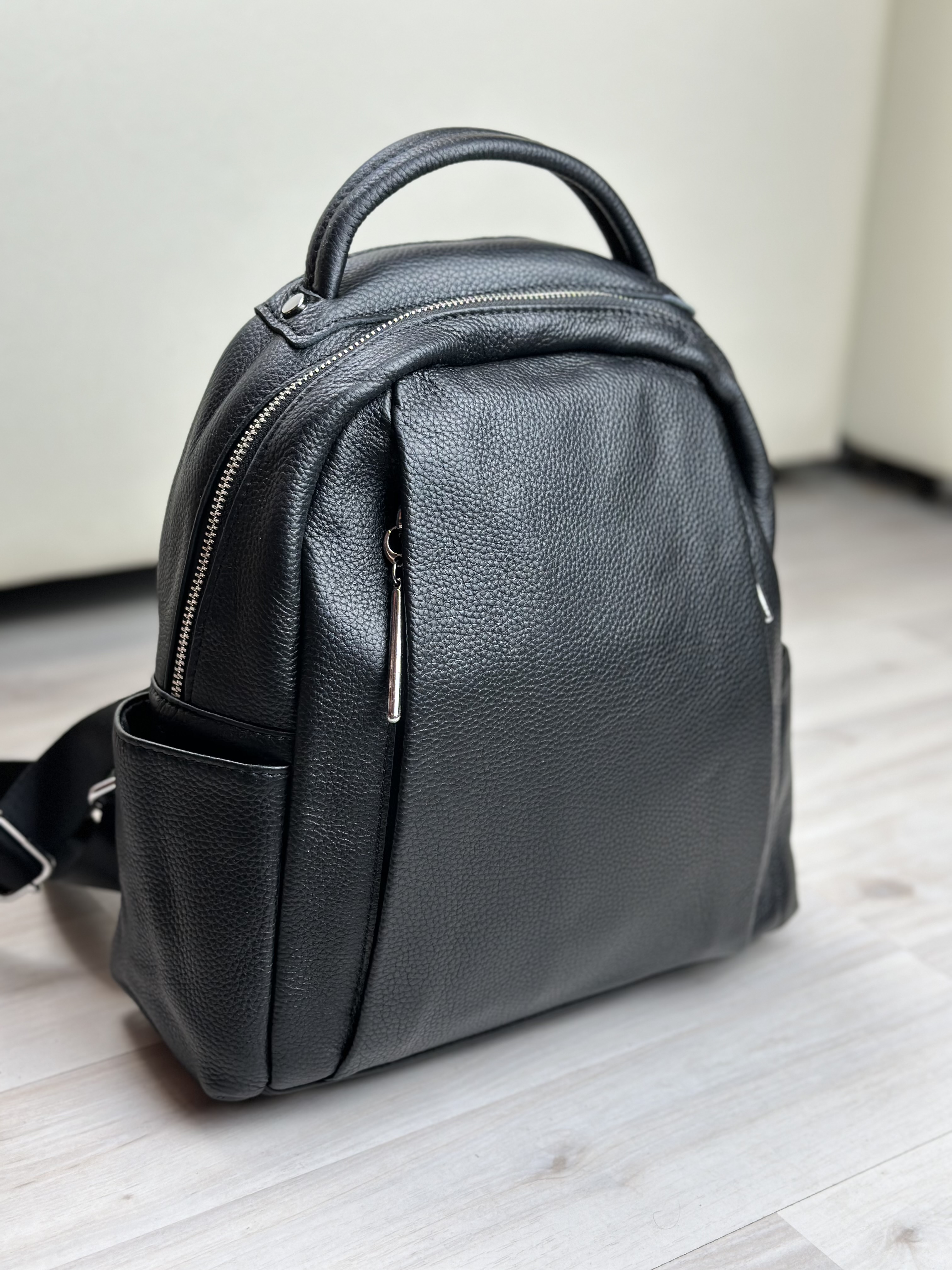 Сумка-рюкзак женская LAK 239 черная, 28х29х10 см