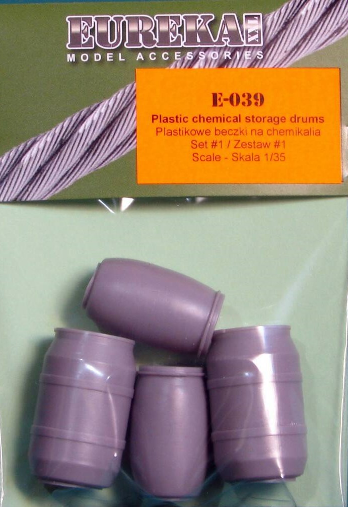 E-039 Plastic Chemical Storage Drums Set1