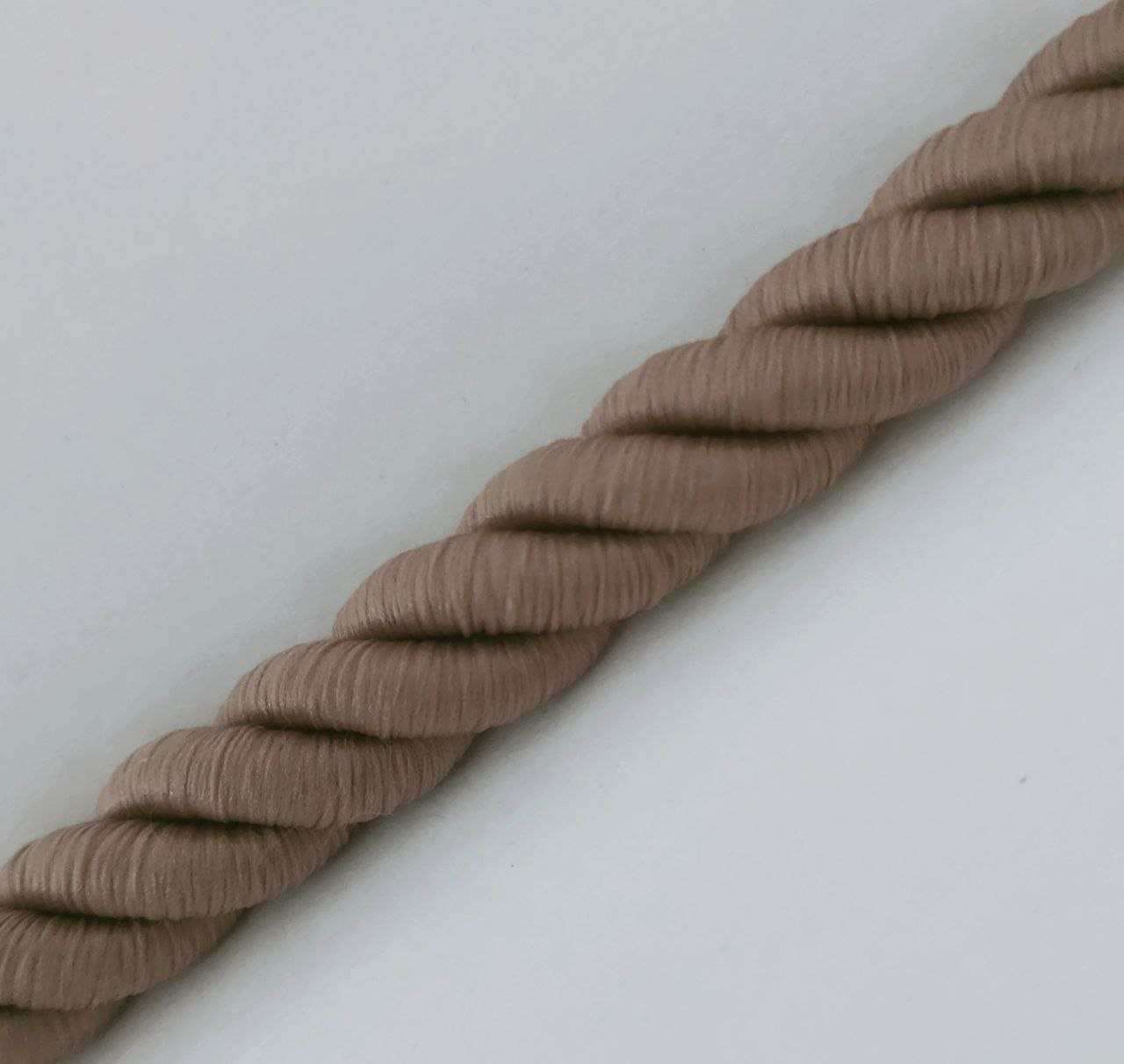 

Шнур декоративный idealtex 15Ш-42-4.0 , длина 42 м, диаметр 15 мм, Коричневый, 15ш4.0