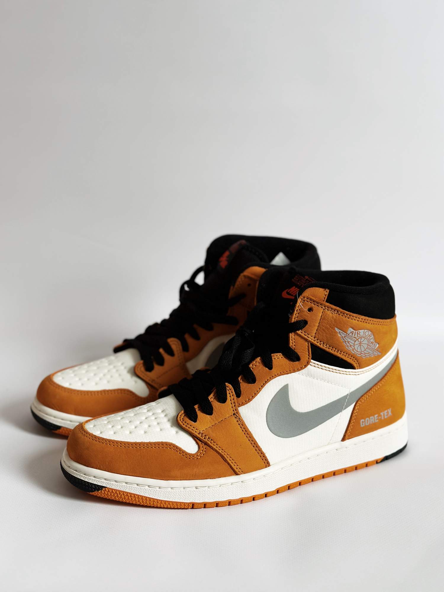 

Кеды унисекс Nike Air Jordan 1 Element оранжевые 8.5 UK, Оранжевый, Air Jordan 1 Element