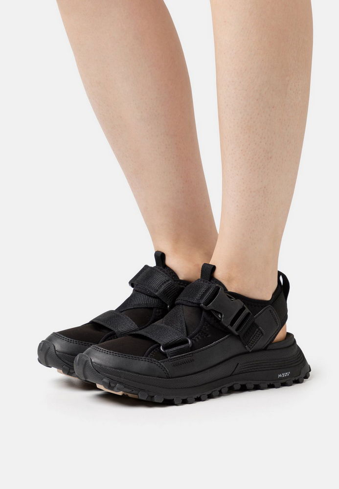 

Кроссовки женские Clarks CL111A10I черные 41 EU, Черный, CL111A10I