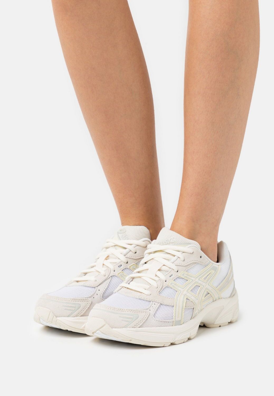 

Кроссовки женские Asics A0H11A03V белые 36 EU, Белый, A0H11A03V