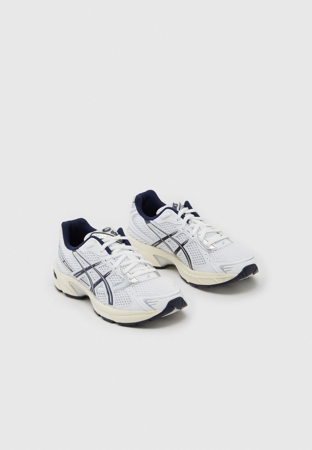 

Кроссовки женские Asics A0H11A03C белые 39 EU, Белый, A0H11A03C