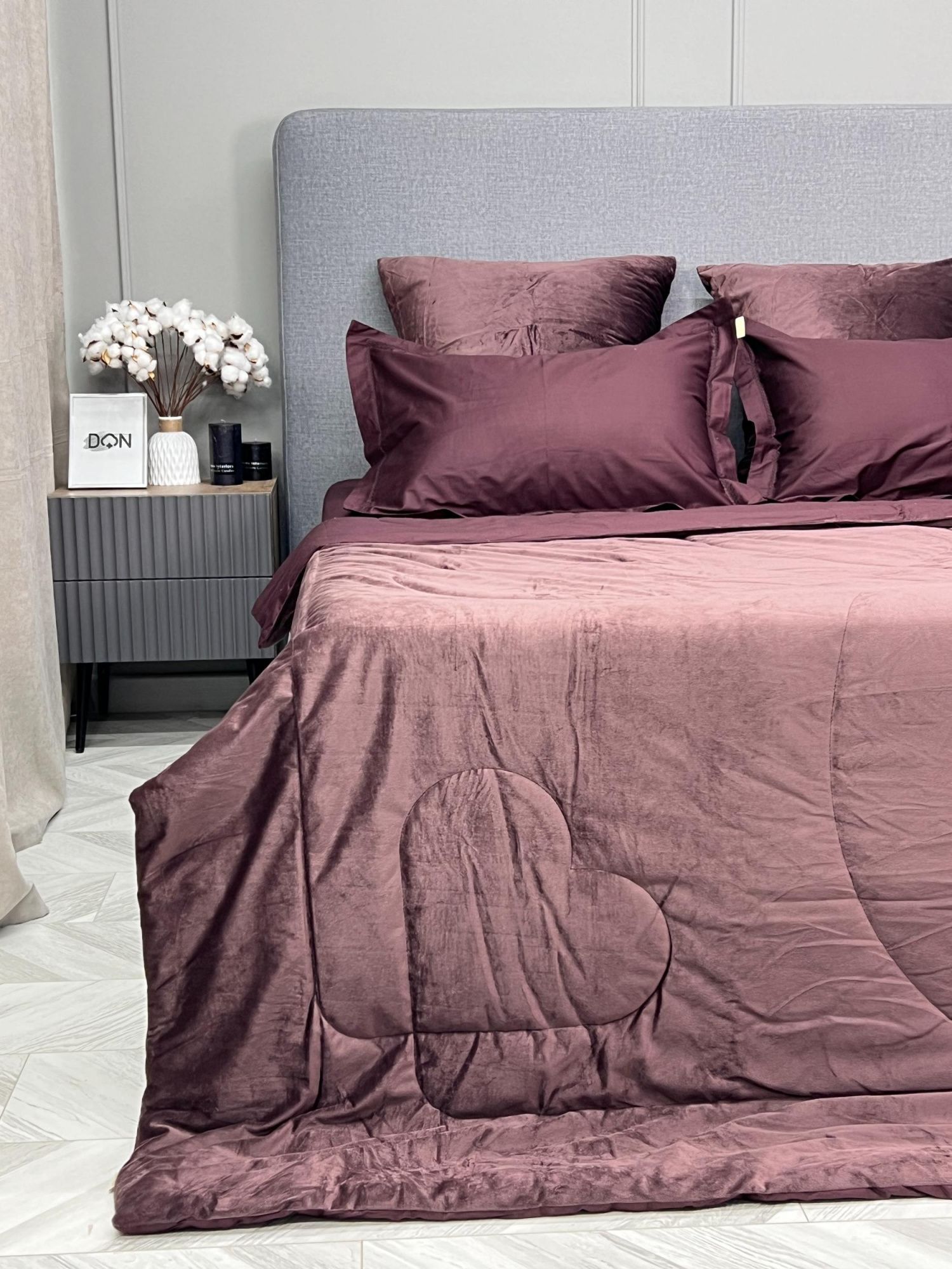 

Комплект с одеялами Miss Mari Luxury Collection WD438, семейный, WD438