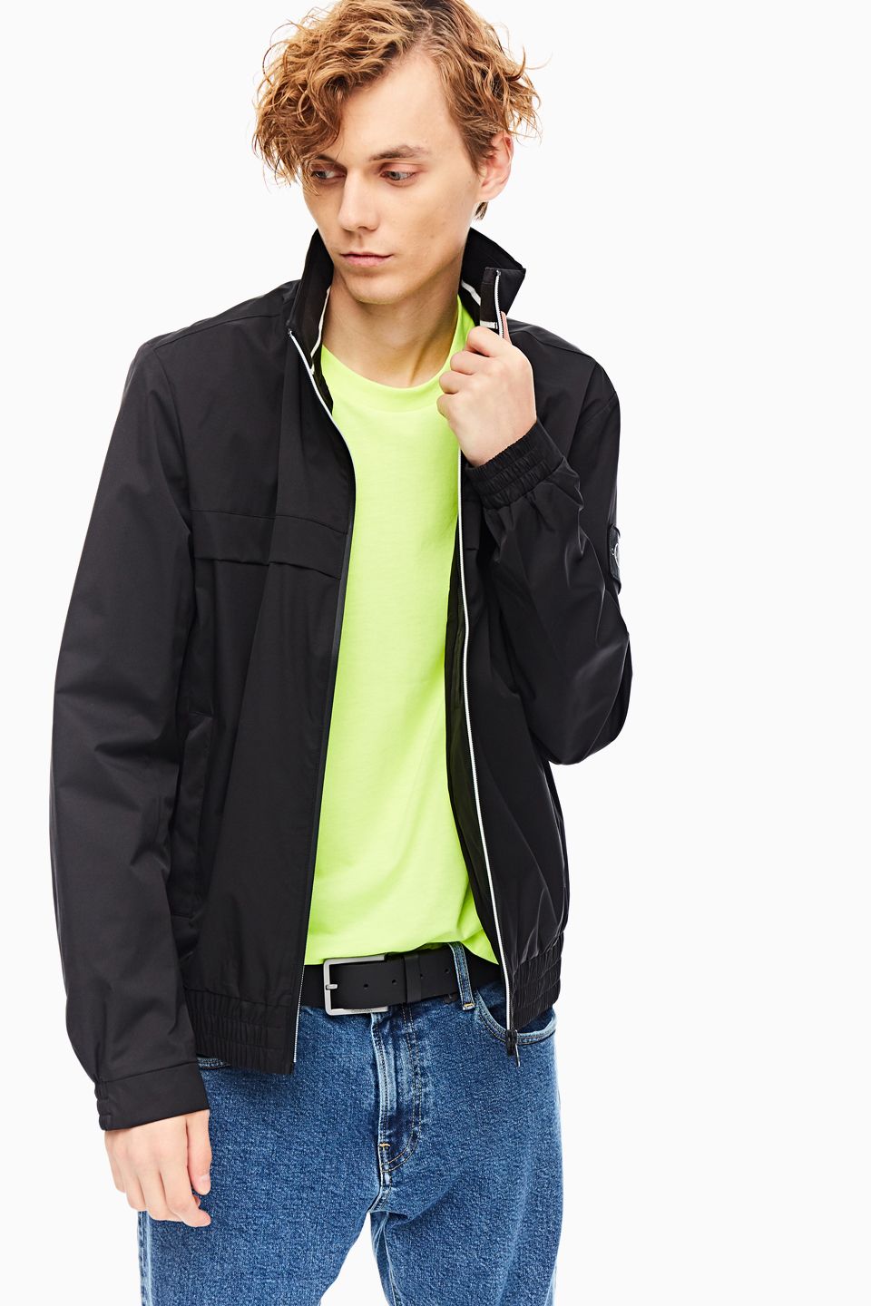 

Ветровка мужская Calvin Klein Jeans J30J315672.BAE0 черная L INT, Черный, J30J315672.BAE0