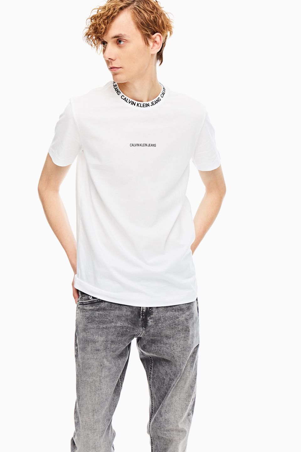 

Футболка мужская Calvin Klein Jeans J30J316053.YAF0 белая L, Белый, J30J316053.YAF0