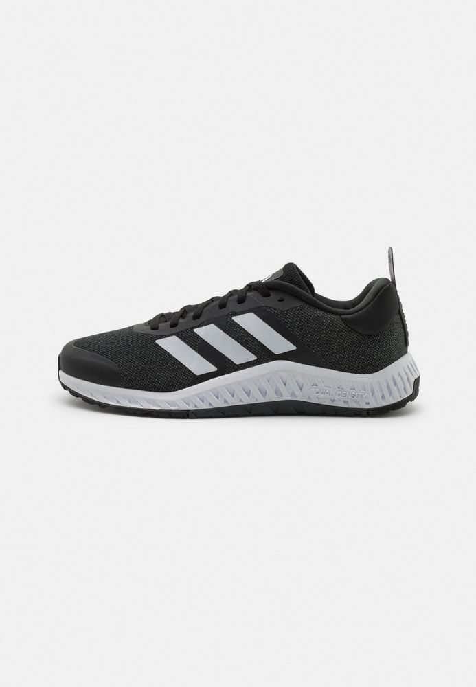 Кроссовки женские Adidas Performance AD541A28B черные 42 EU