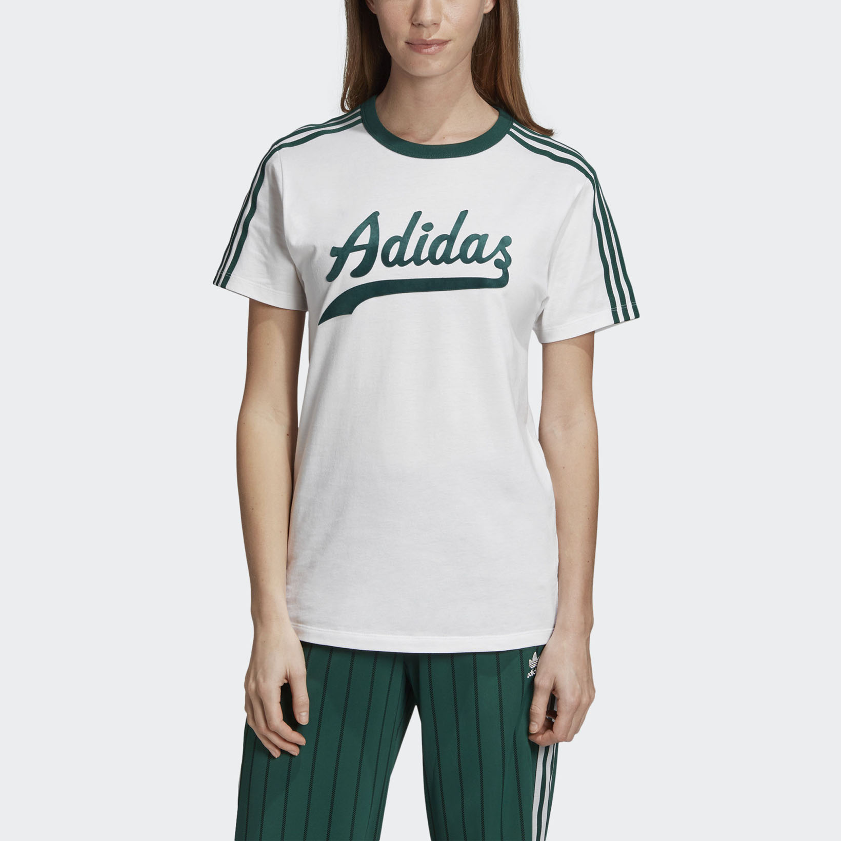 

Футболка женская Adidas DU9916 белая 28, DU9916