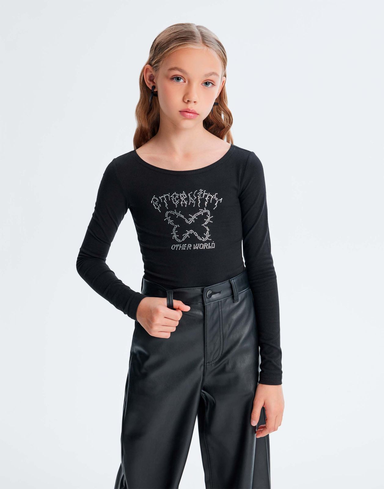 

Лонгслив для девочки Gloria Jeans GKT025046 черный 6-8л/128, GKT025046