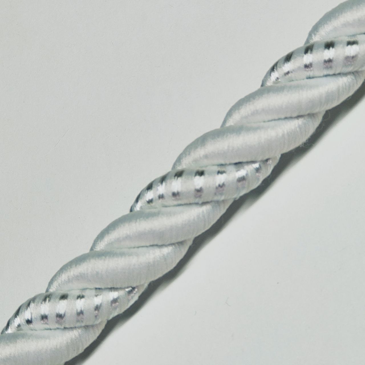 

Шнур декоративный idealtex 15Ш-100-0.3, длина 100 м, диаметр 15 мм, Белый, 15ш0.3