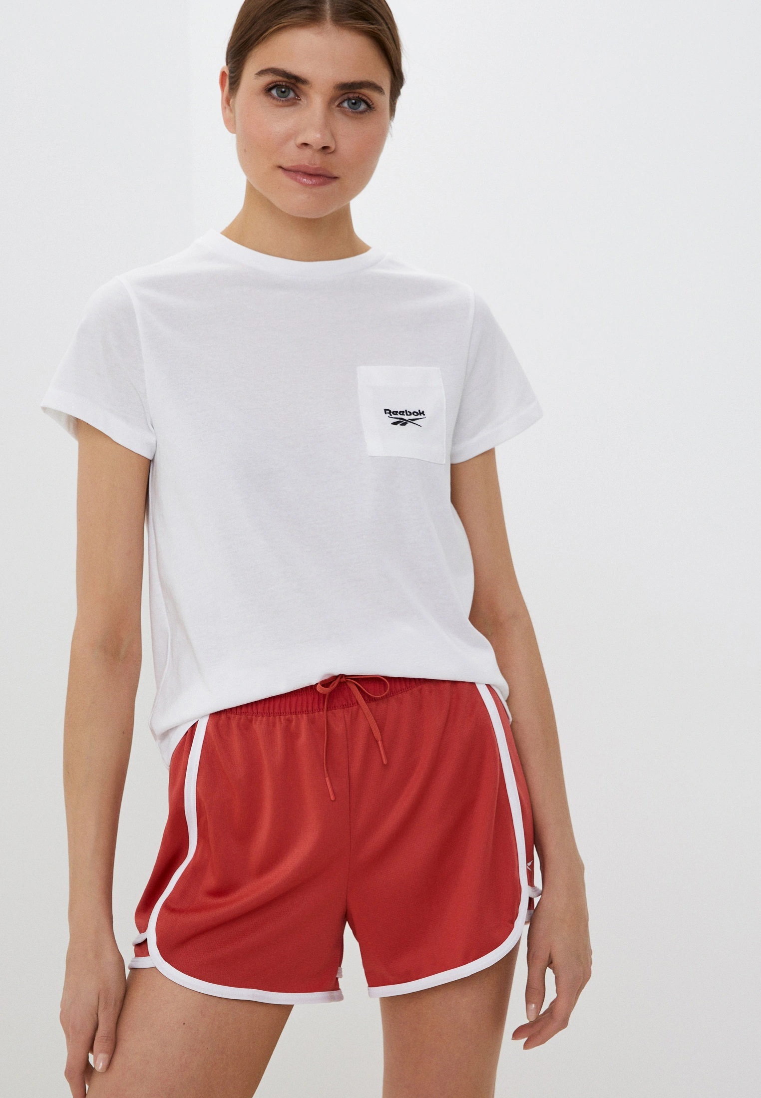 

Футболка женская Reebok HB2320 белая 2XS, Белый, HB2320