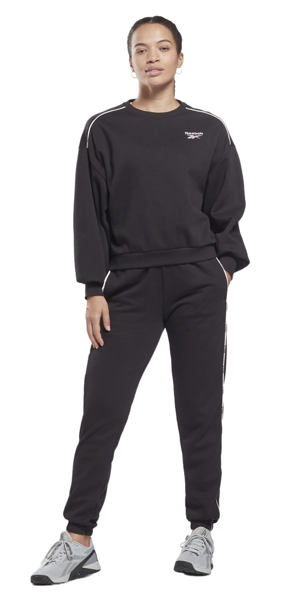 

Костюм женский Reebok HB2338 черный 2XS, HB2338