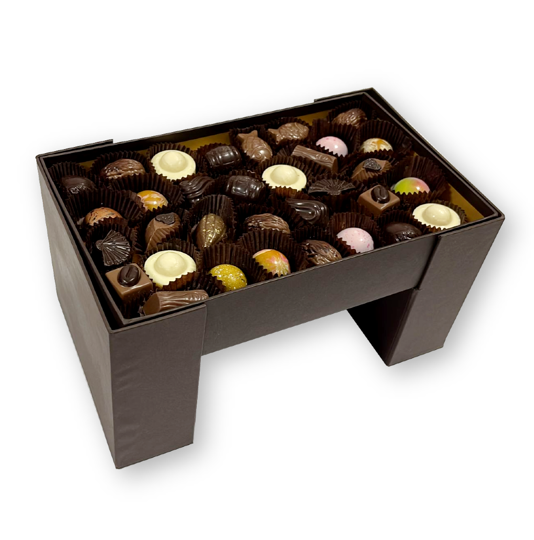 Набор шоколадных конфет ассорти ручной работы VioChoco Сюрприз, 750 г