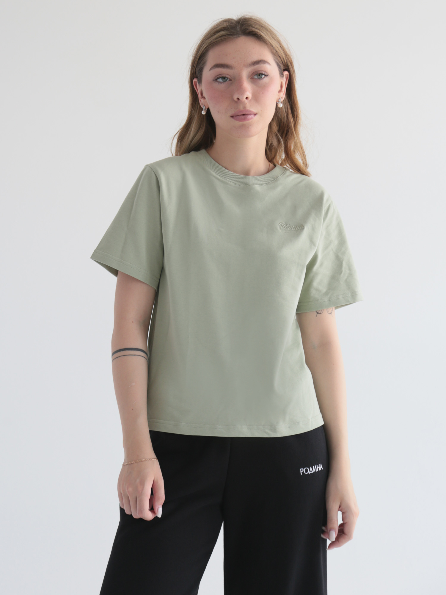 

Футболка женская Родина TEE_W-OVRSIZED-023 зеленая L, TEE_W-OVRSIZED-023