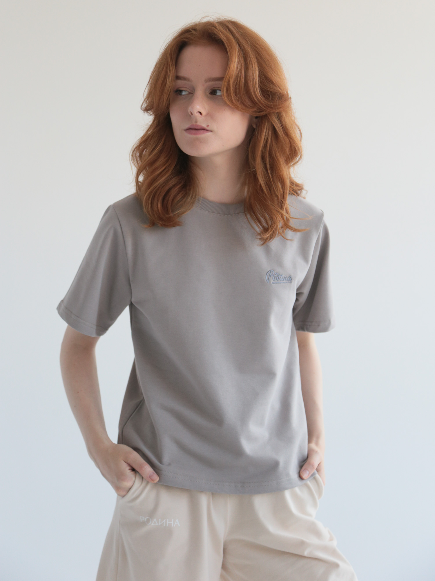 

Футболка женская Родина TEE_W-OVRSIZED-022 серая XS, TEE_W-OVRSIZED-022