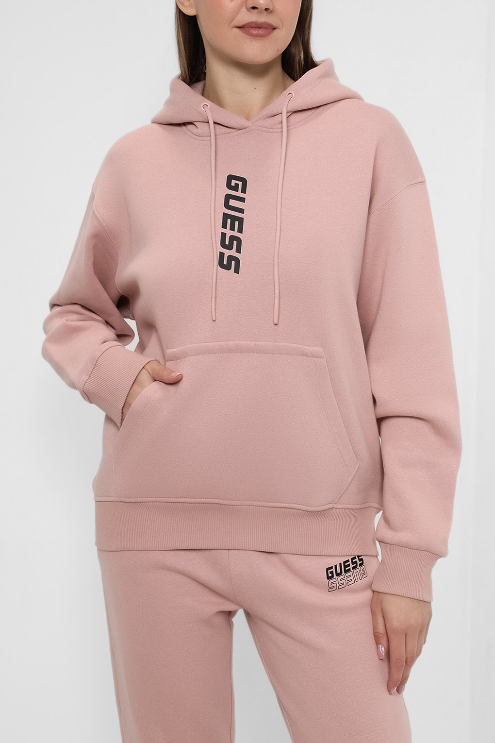 

Худи женское Guess V2BQ12 K9V34 розовое XS, V2BQ12 K9V34