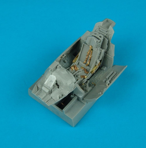 

Набор дополнений Aires 1/32 F-105D Thunderchief cockpit set 2045