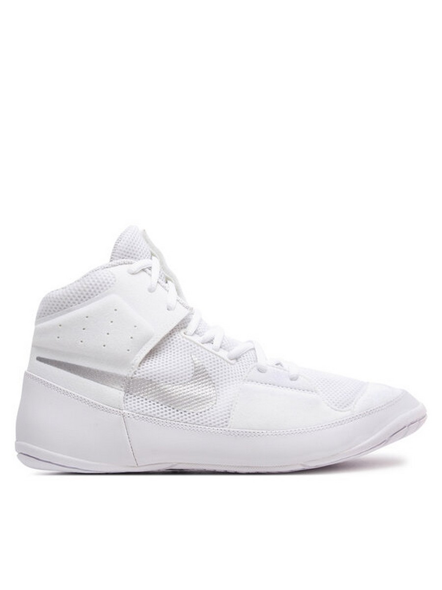 

Кроссовки мужские Nike Fury AO2416 102 белые 45 EU, Белый, Fury AO2416 102