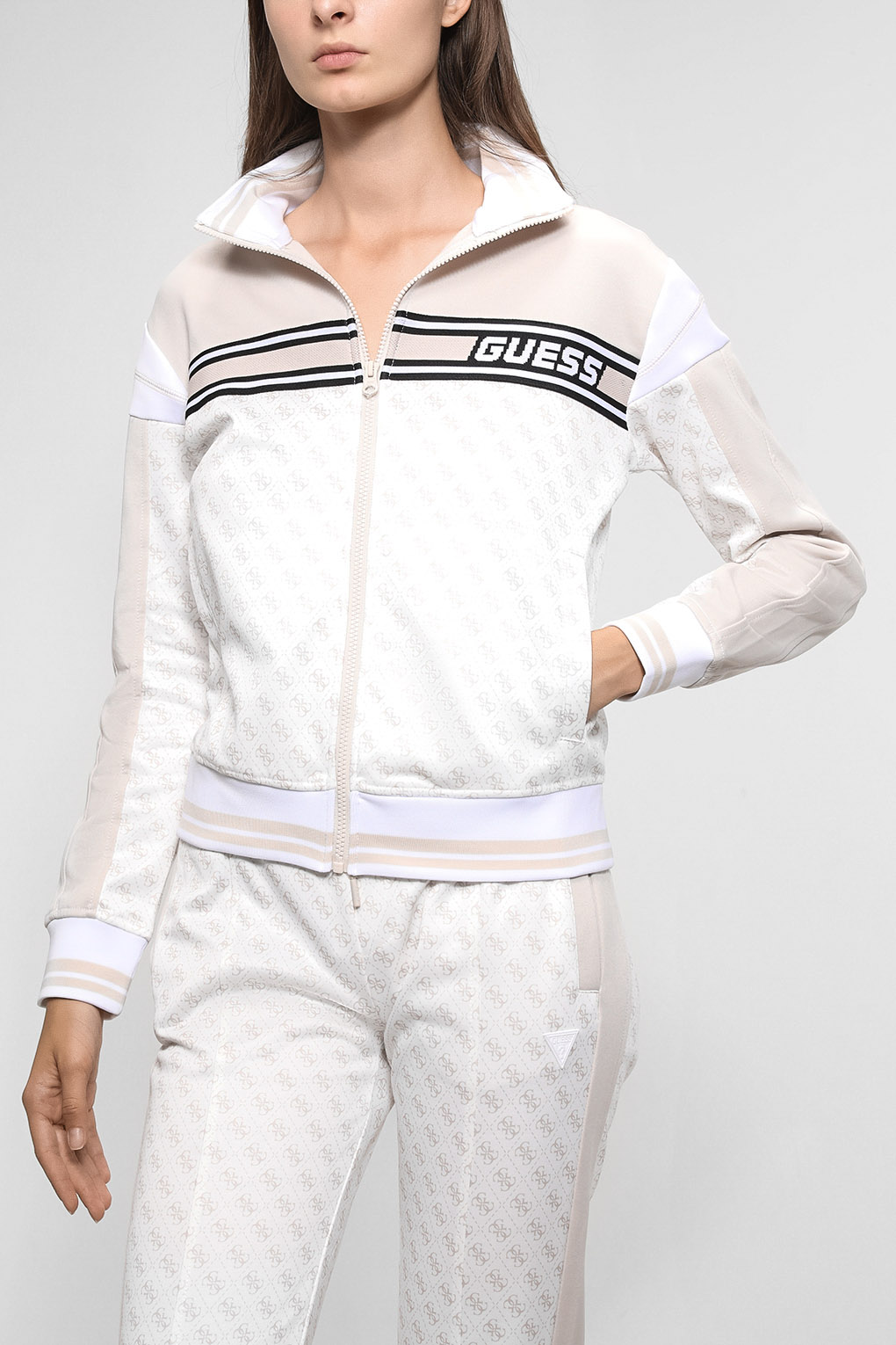 

Толстовка женская Guess V2BQ11 FL04Q белая XS, V2BQ11 FL04Q