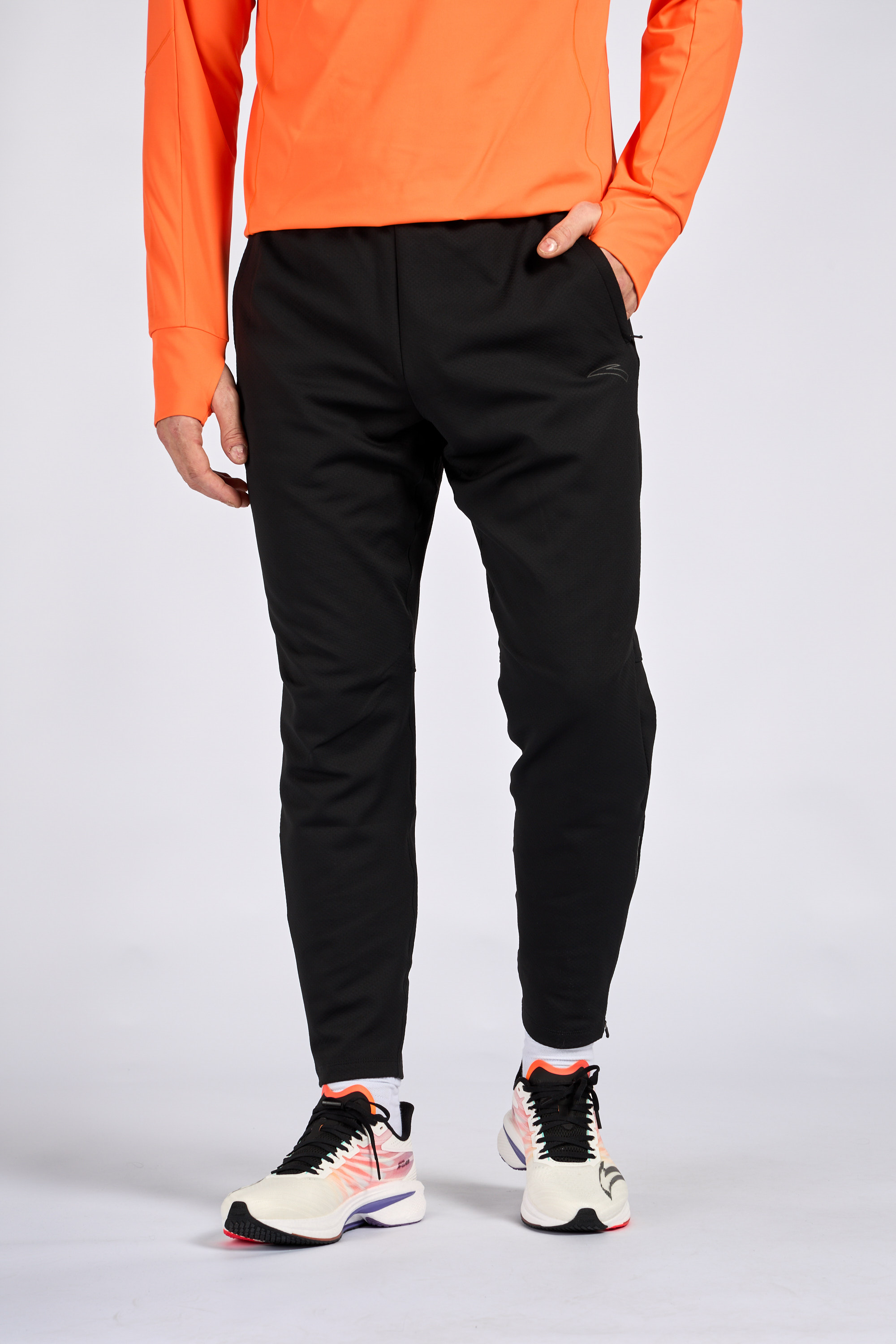 

Спортивные брюки мужские Anta 852415301 черные XXL, Черный, 852415301-1