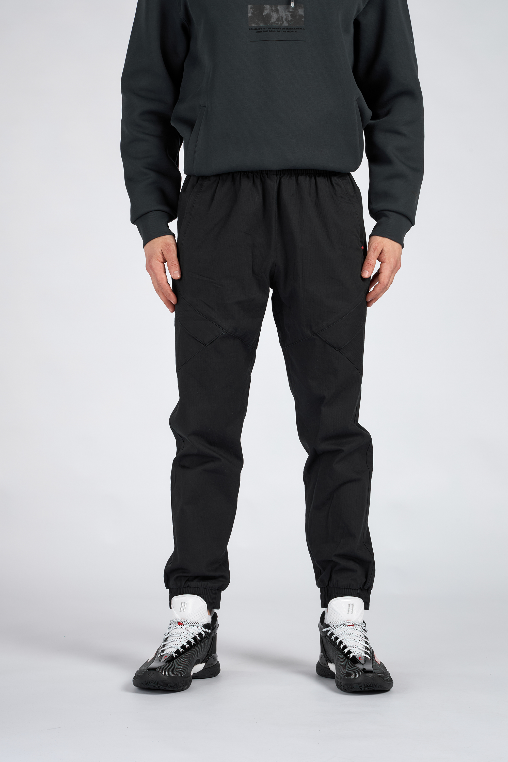

Спортивные брюки мужские Anta 852411505 черные XXL, Черный, 852411505