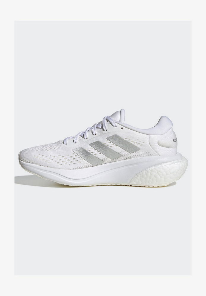 

Кроссовки женские Adidas Performance AD541A22X белые 40 EU, Белый, AD541A22X