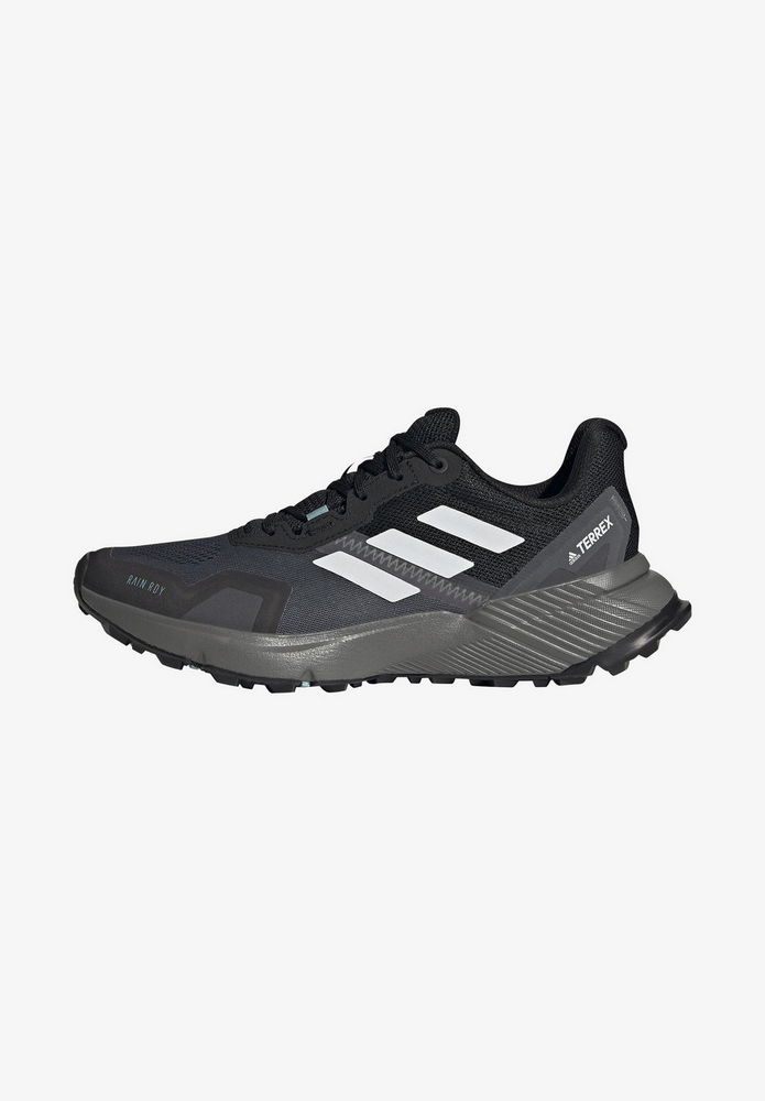 

Кроссовки женские Adidas Performance AD541A1U2 черные 38 2/3 EU, Черный, AD541A1U2