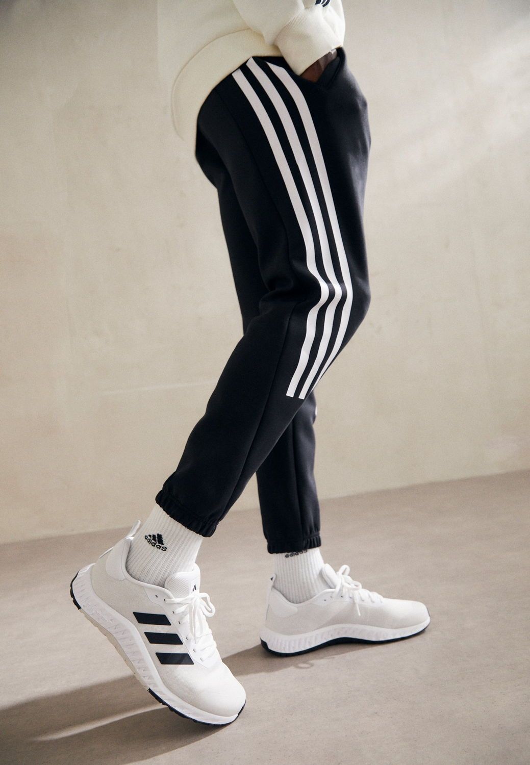 

Кроссовки мужские Adidas AD544A1CE белые 44 EU, Белый, AD544A1CE