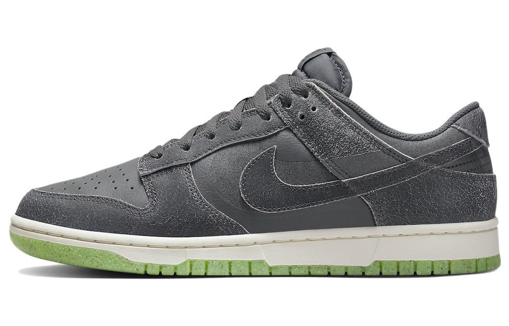 

Кеды унисекс Nike Dunk Low prm halloween серые 44 EU, Серый, Dunk Low prm halloween
