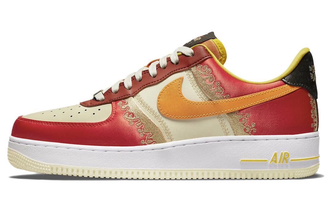 

Кеды унисекс Nike Air Force 1 Low красные 43 EU, Красный, Air Force 1 Low