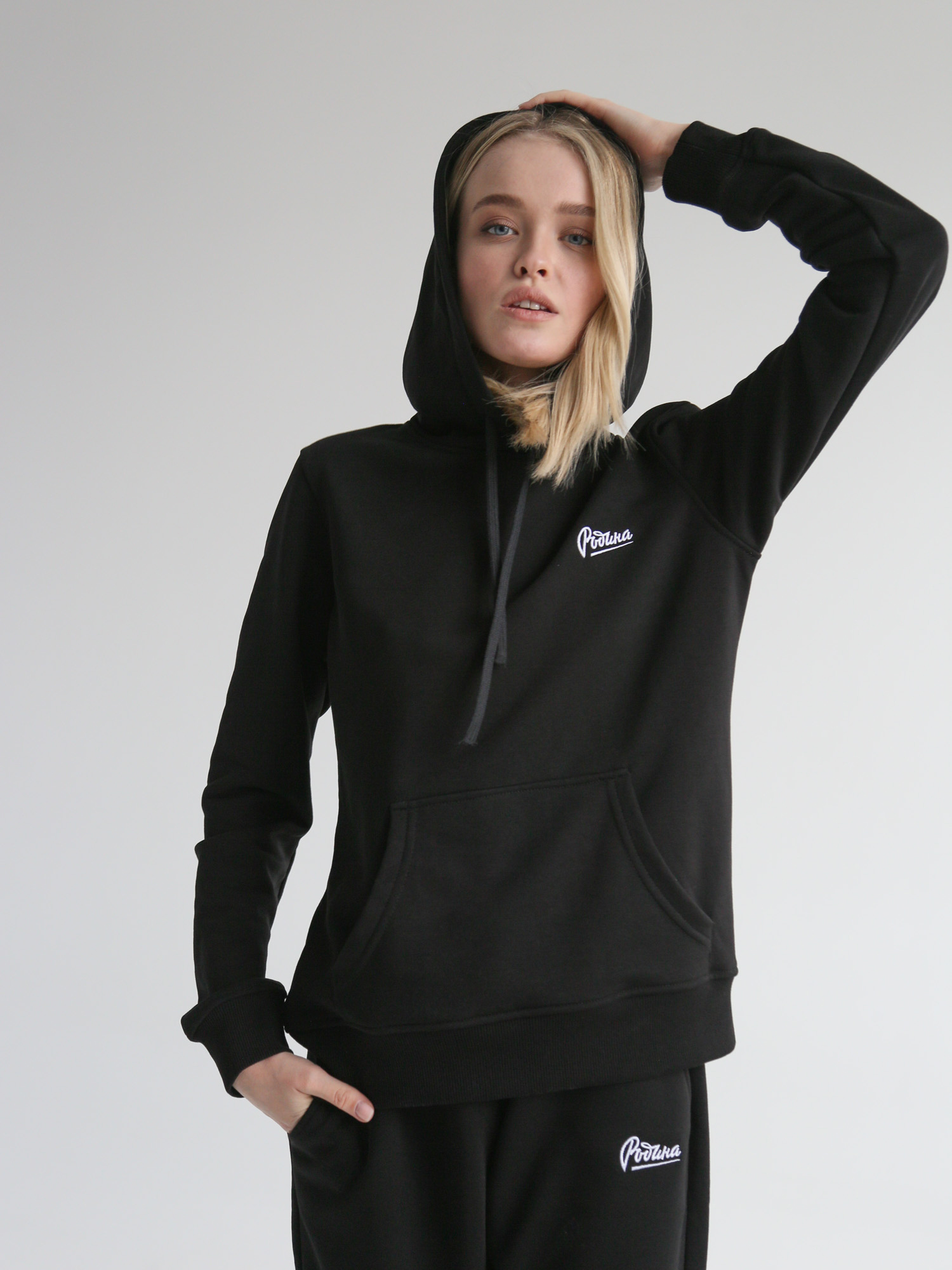 

Худи женское Родина HOOD_W-BASE-001 черное M, HOOD_W-BASE-001