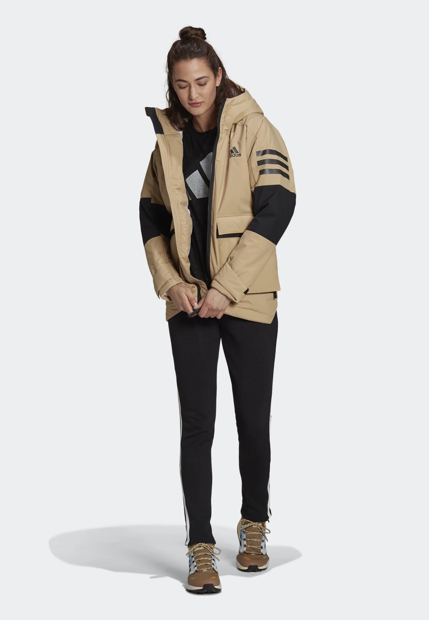 

Куртка женская Adidas GQ2519 бежевая S, GQ2519