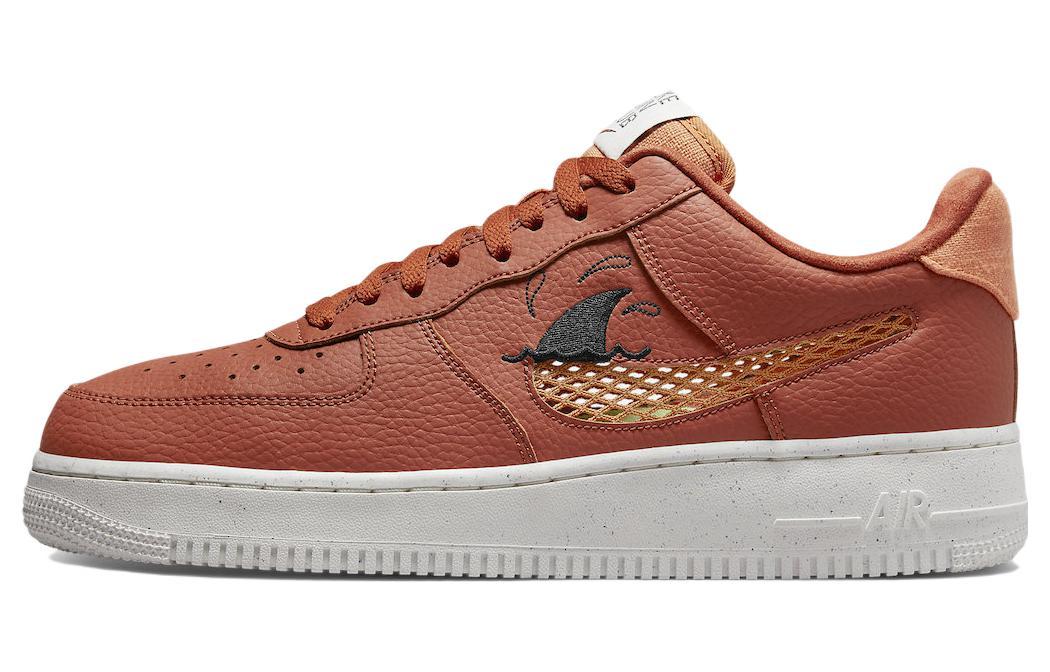 

Кеды унисекс Nike Air Force 1 Low 07 LV8 NN Sun Club оранжевые 42.5 EU, Оранжевый, Air Force 1 Low 07 LV8 NN Sun Club