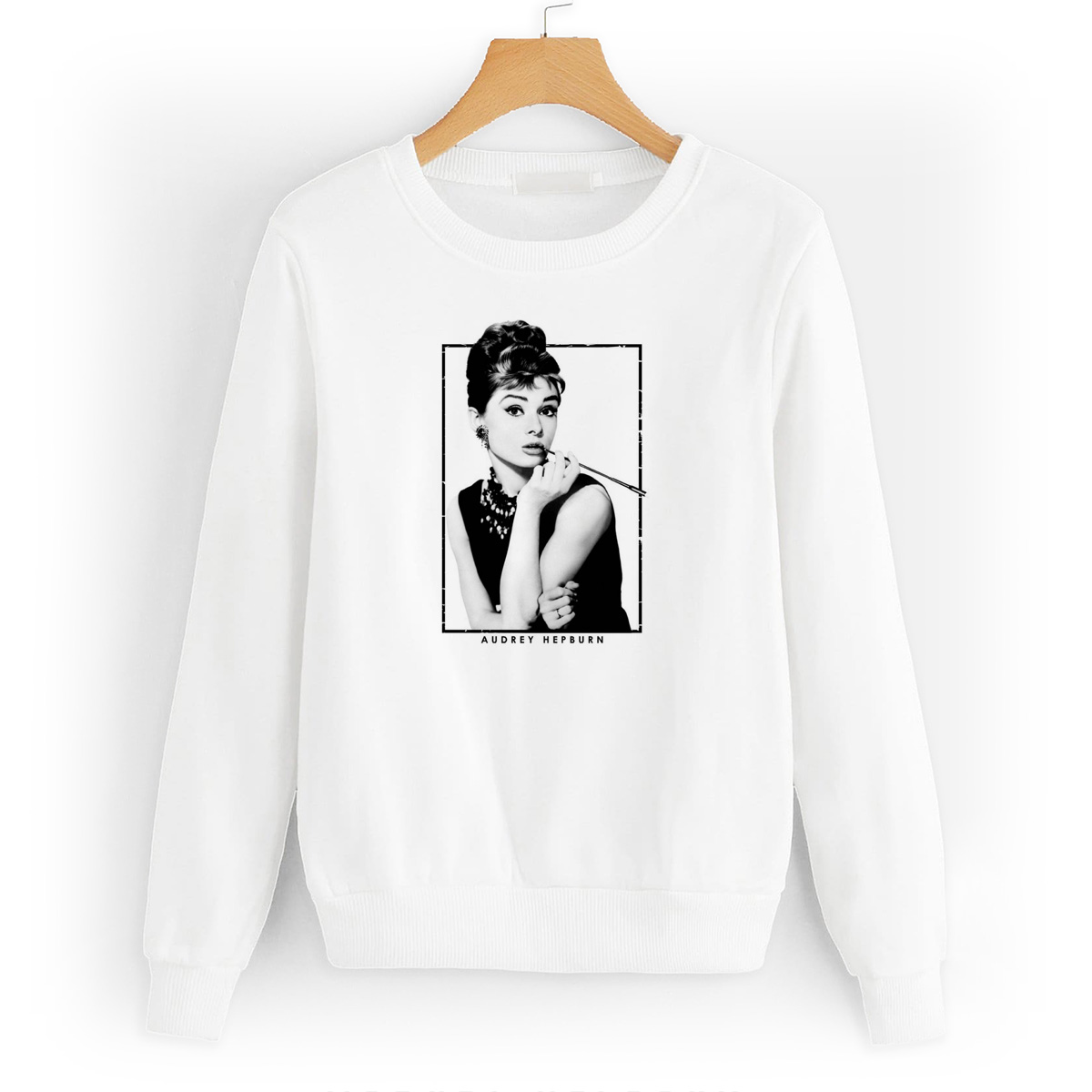 

Свитшот белый CoolPodarok Одри Хепберн. Audrey Hepburn, 48W01570