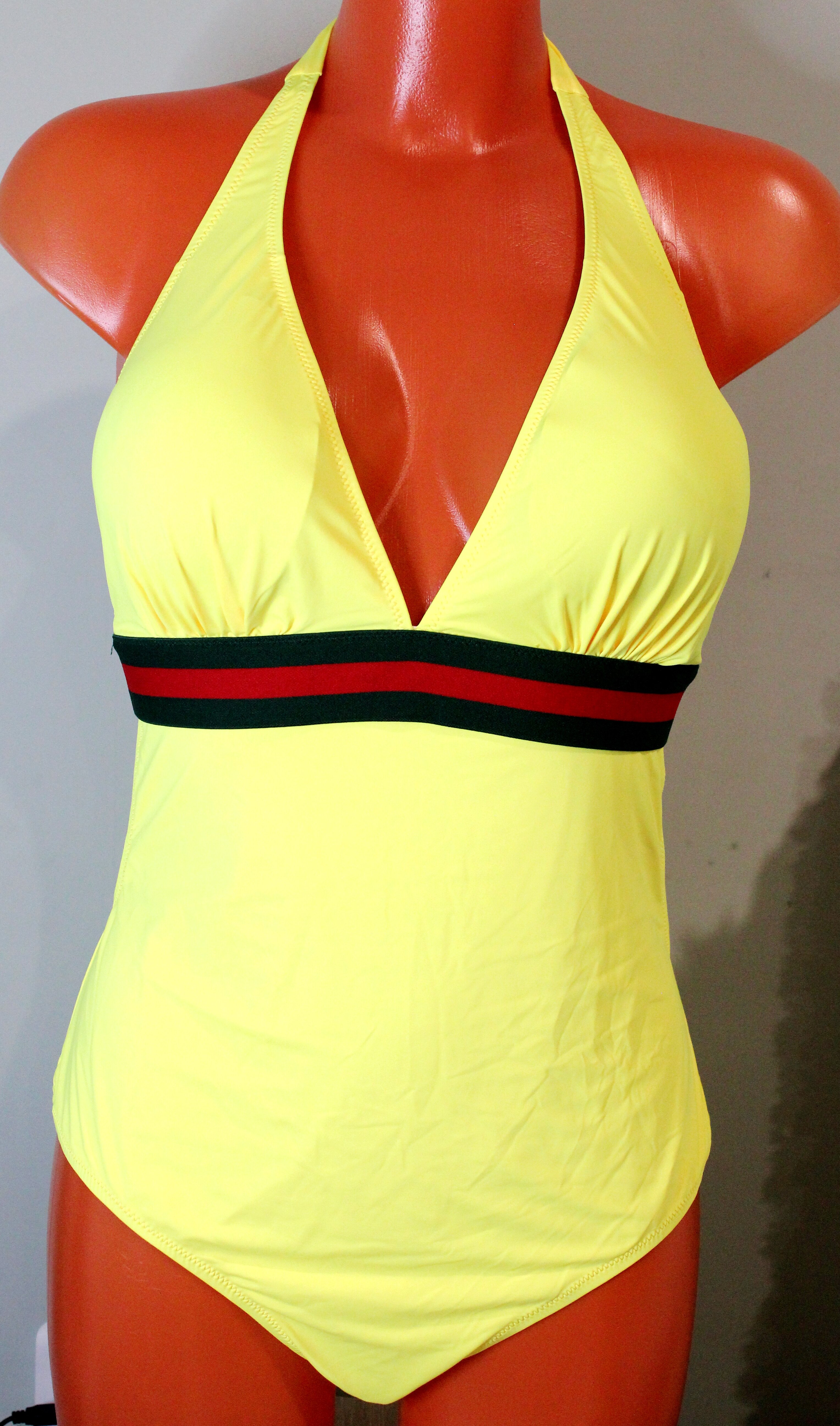 Купальник слитный женский T&T 514 желтый 48 RU