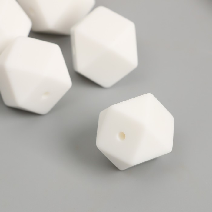 

Бусина силикон Многогранник ярко-белая d=1,7 см (5 шт.), Белый