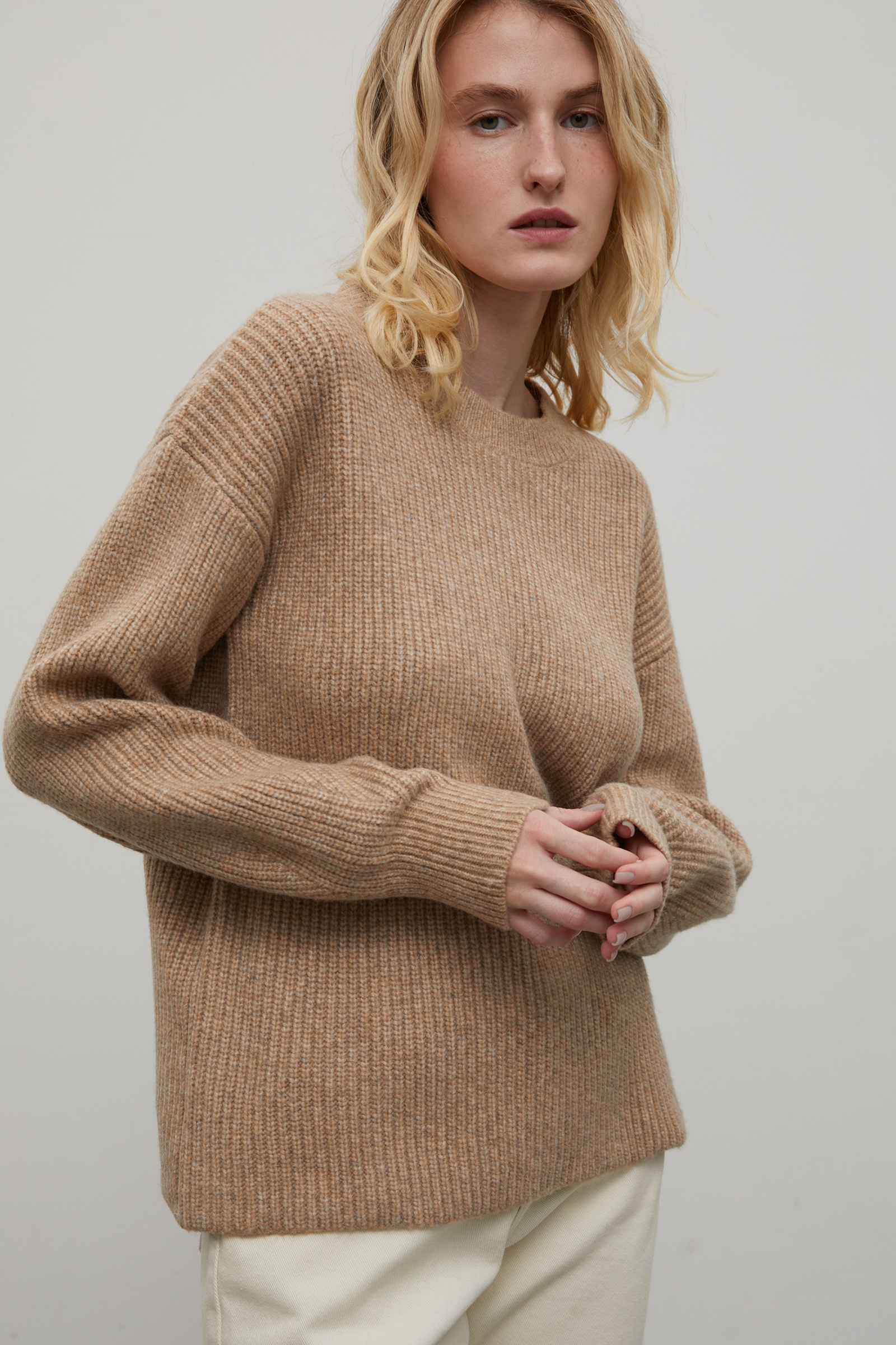 

Джемпер женский Finn Flare FAC11120 бежевый S, FAC11120