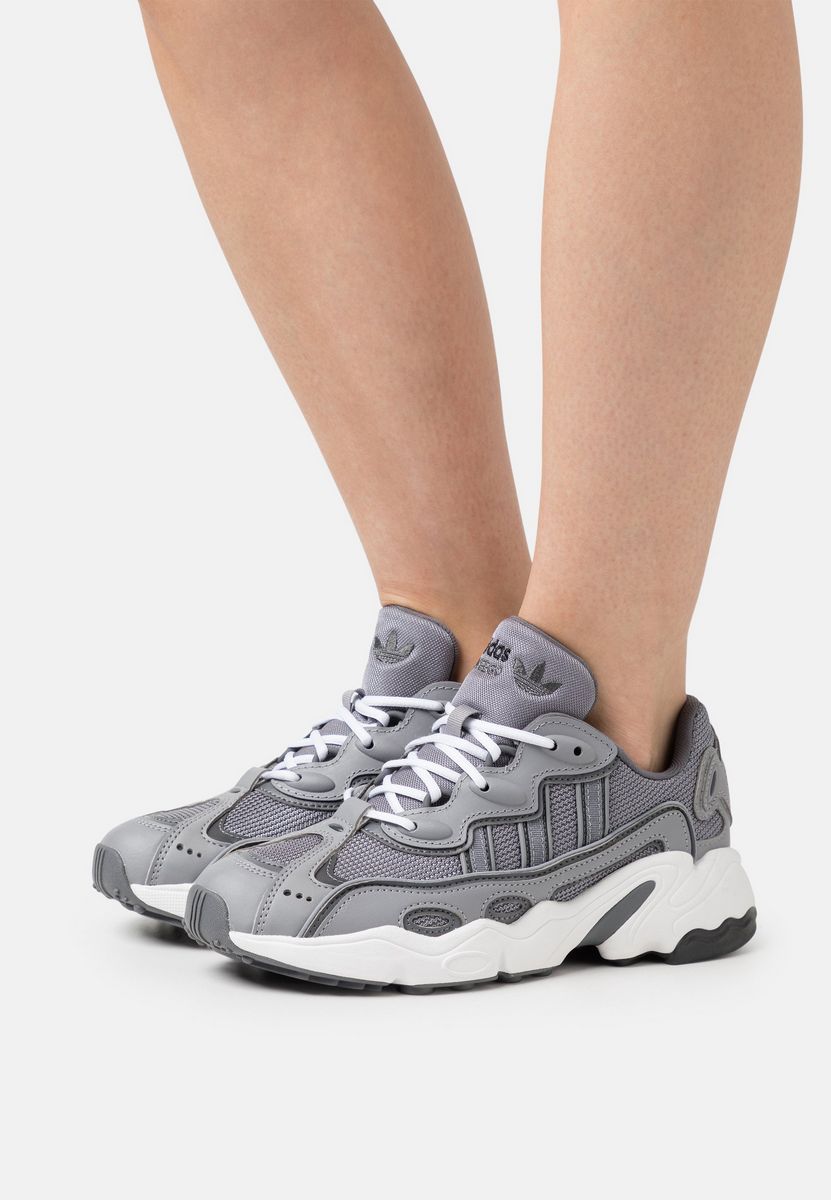 

Кроссовки женские Adidas Originals AD111A2DN серые 37 1/3 EU, Серый, AD111A2DN