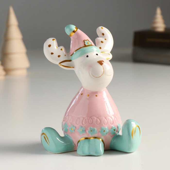 

Сувенир керамика "Лосик, розовый свитер и колпак, белые рожки в горох" 12,1х9,8х7 см, Разноцветный