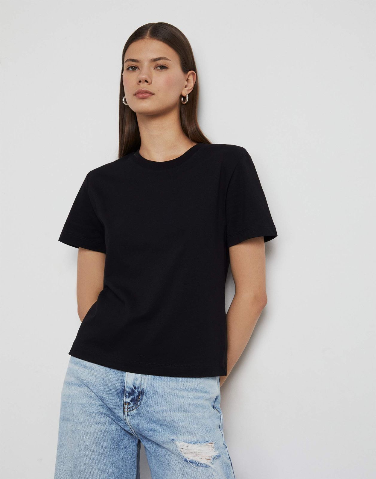 

Футболка женская Gloria Jeans GKT025567 черный XL/170, GKT025567