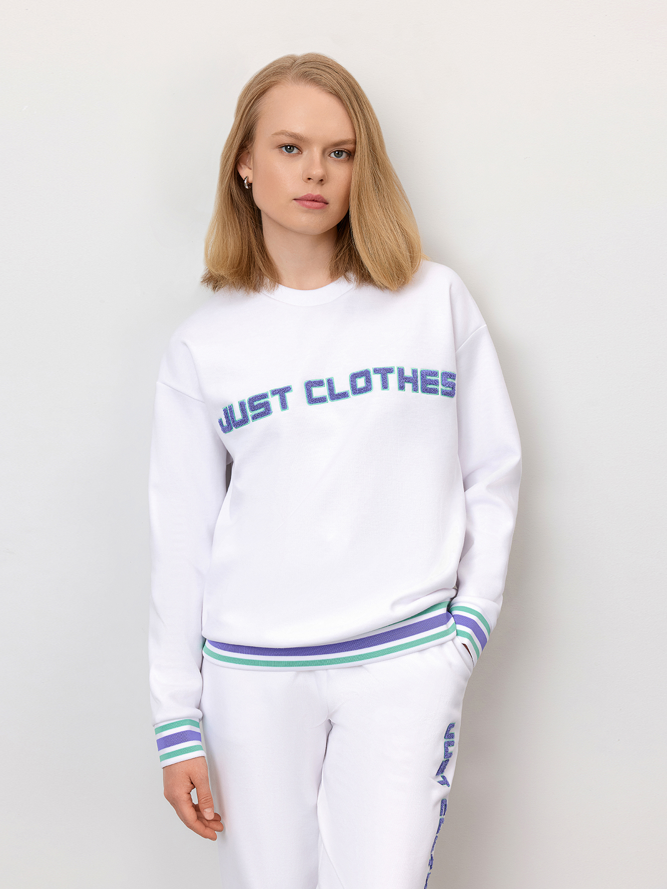 Свитшот женский Just Clothes 000000564 белый 46 RU