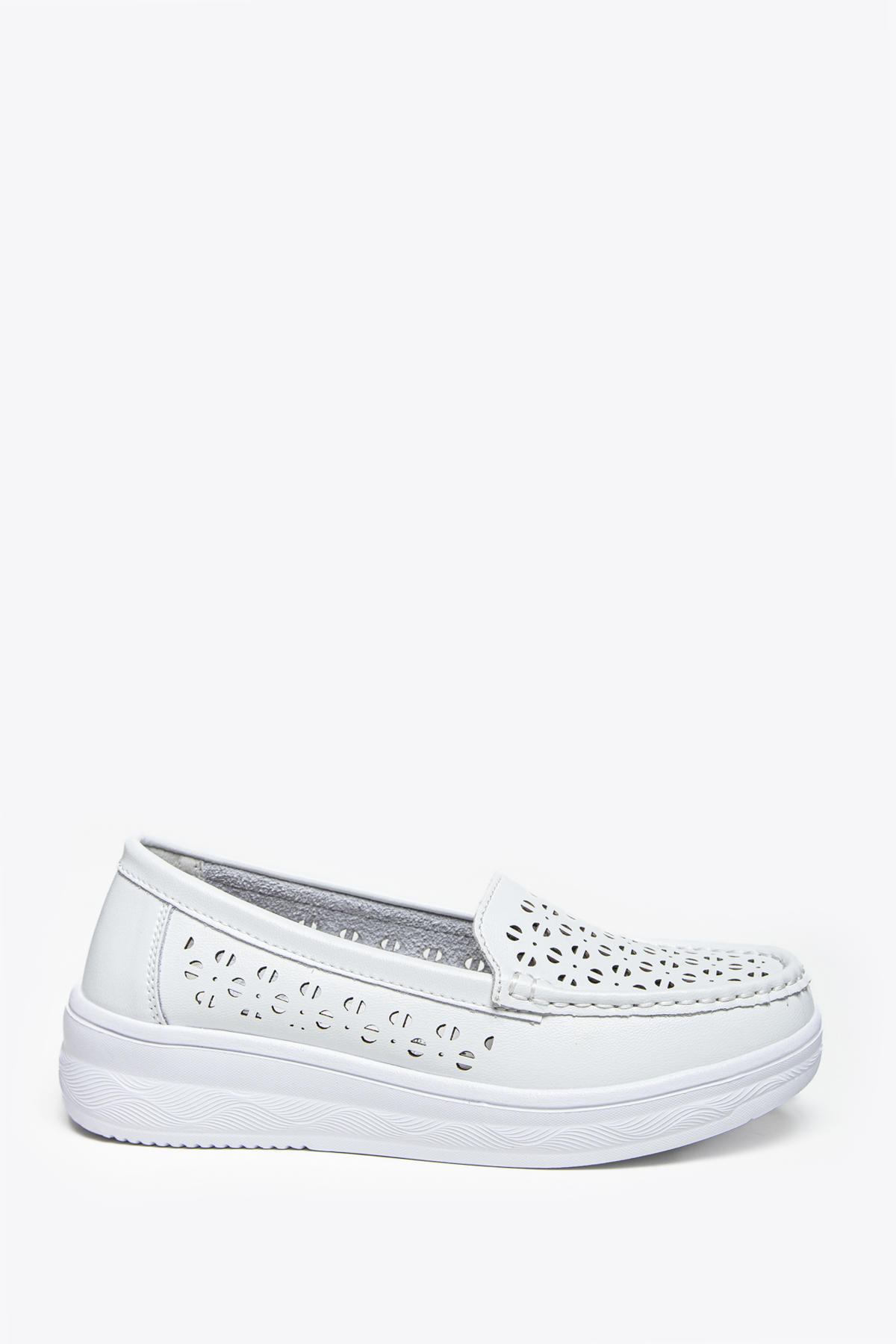 

Мокасины женские Tofa 501252-5 белые 38 RU, Белый, 501252-5