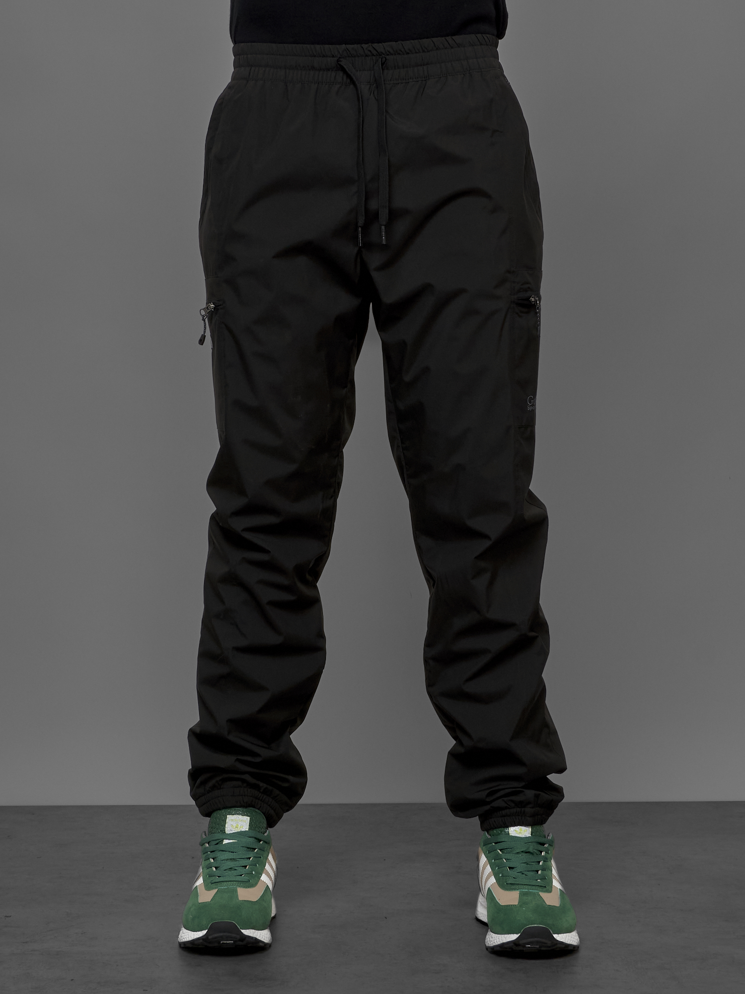 

Спортивные брюки мужские NoBrand OI-21135 черные M, Черный, OI-21135