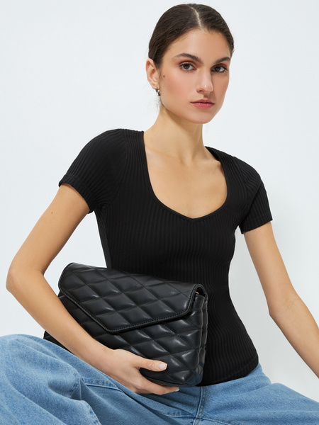 

Футболка женская ZARINA 3123525425 черная M, 3123525425
