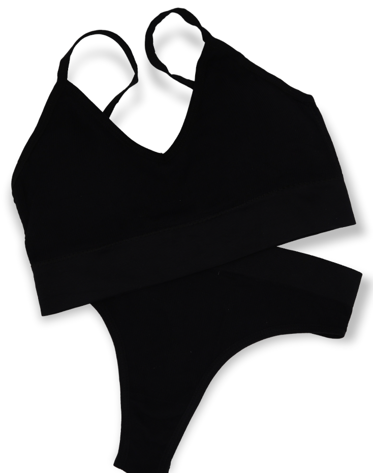 

Комплект белья женский NoBrand komplekt_stringi черный 44RU, komplekt_stringi